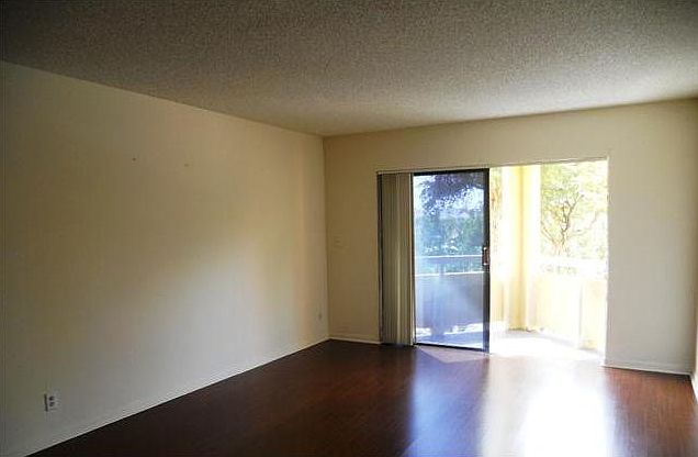 1st image of 8290 Lake Dr APT 320