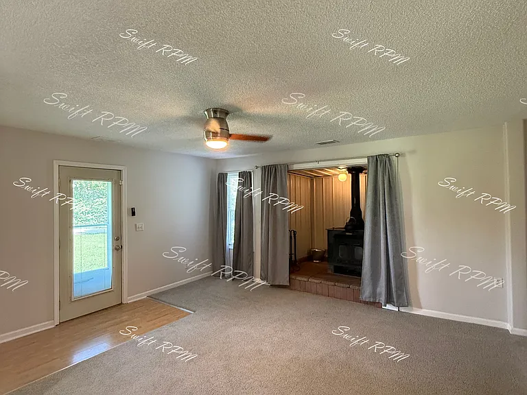 18501 N Main St — Photo 5