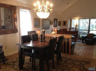 121 Frank Ct #121, Mahwah, NJ 07430