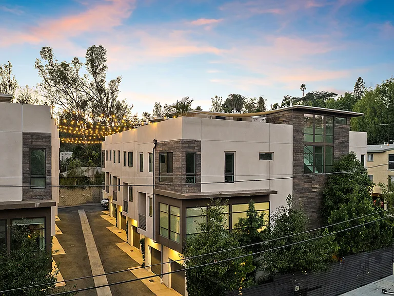 2111 N Cahuenga Blvd #A-1 — Photo 29