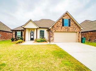 104 Raven Cliff Ln, Broussard, LA 70518