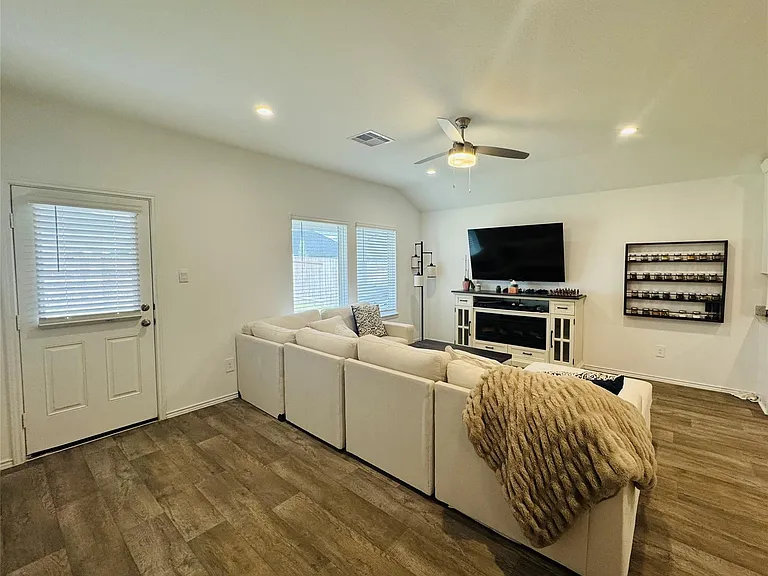 31726 Sutton Meadows Ln — Photo 11