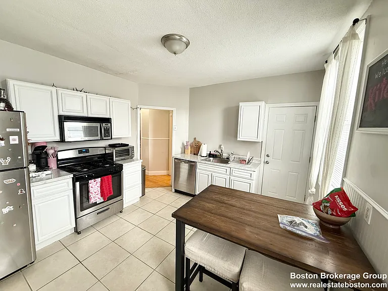 17 Sachem St #1 — Photo 5