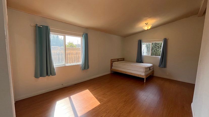 1st image of 548 Oaklawn Ave