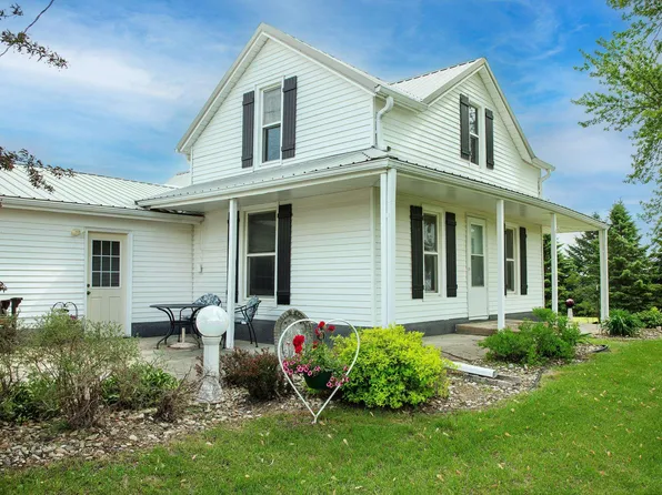 2415 110th St, Fredericksburg, IA 50630