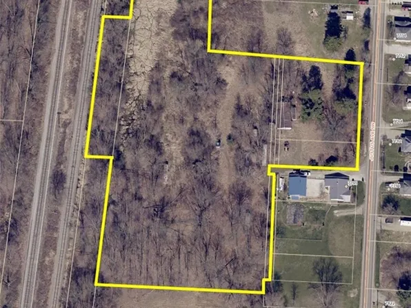 Justus Ave SW, Navarre, OH 44662