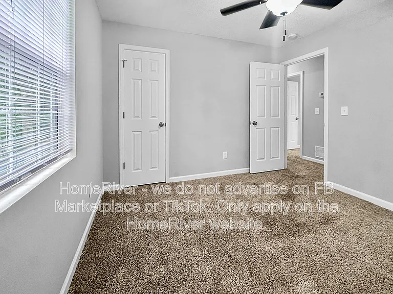 555 Browning Cir — Photo 16