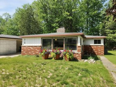 318 John St, Clare, MI, 48617