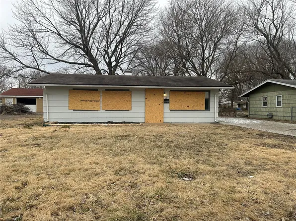 15 E Adams Dr, Cahokia, IL 62206