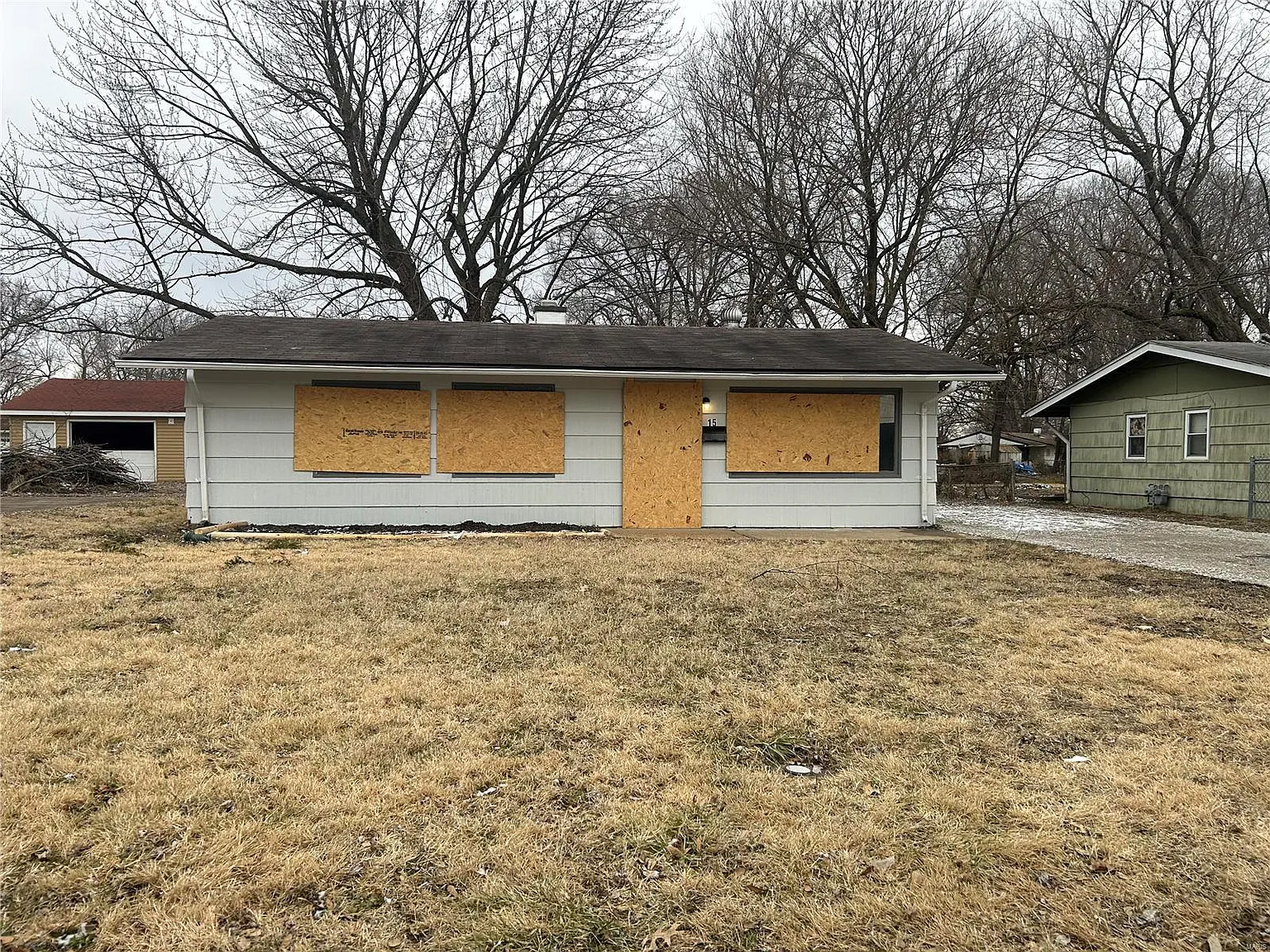 15 E Adams Dr photo 1