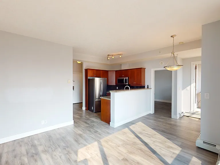1053 10th St SW #812 — Photo 3