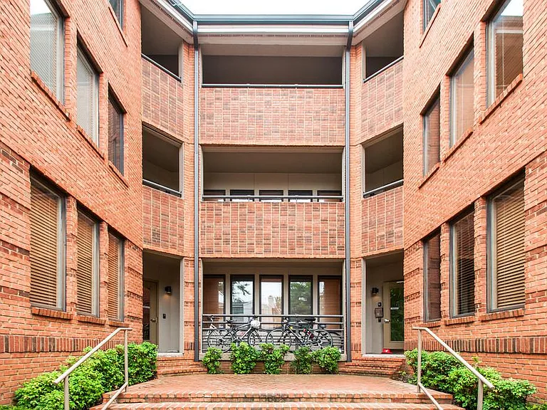 2110 Portland Ave #201 — Photo 22