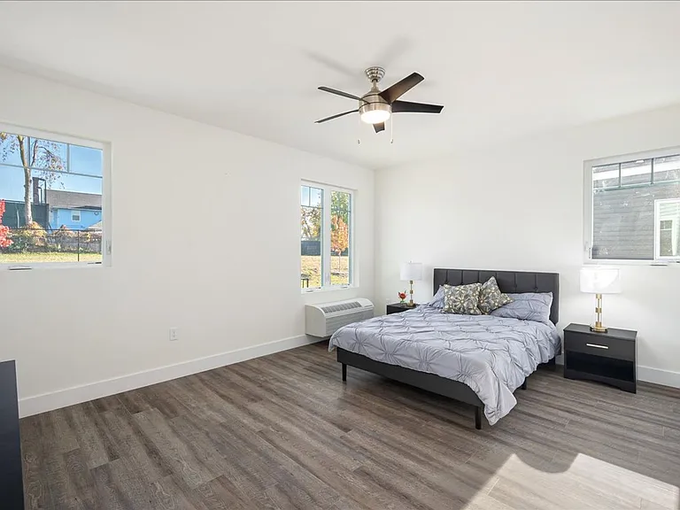 538 North Broadway — Photo 15