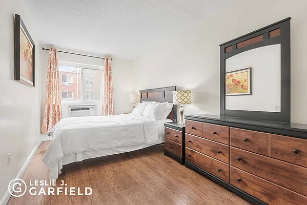 Rented by Leslie J. Garfield | media 6