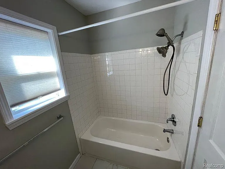 429 E Hayes Ave — Photo 13