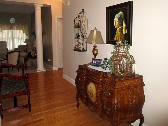Large Double Entry Foyer