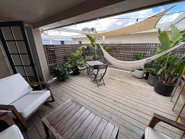 388 Staten Ave — Photo 16