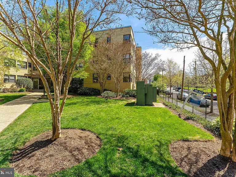 212 Oakwood St SE #322 — Photo 3