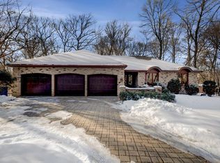 2022 Essex Rd, Minnetonka, MN 55305