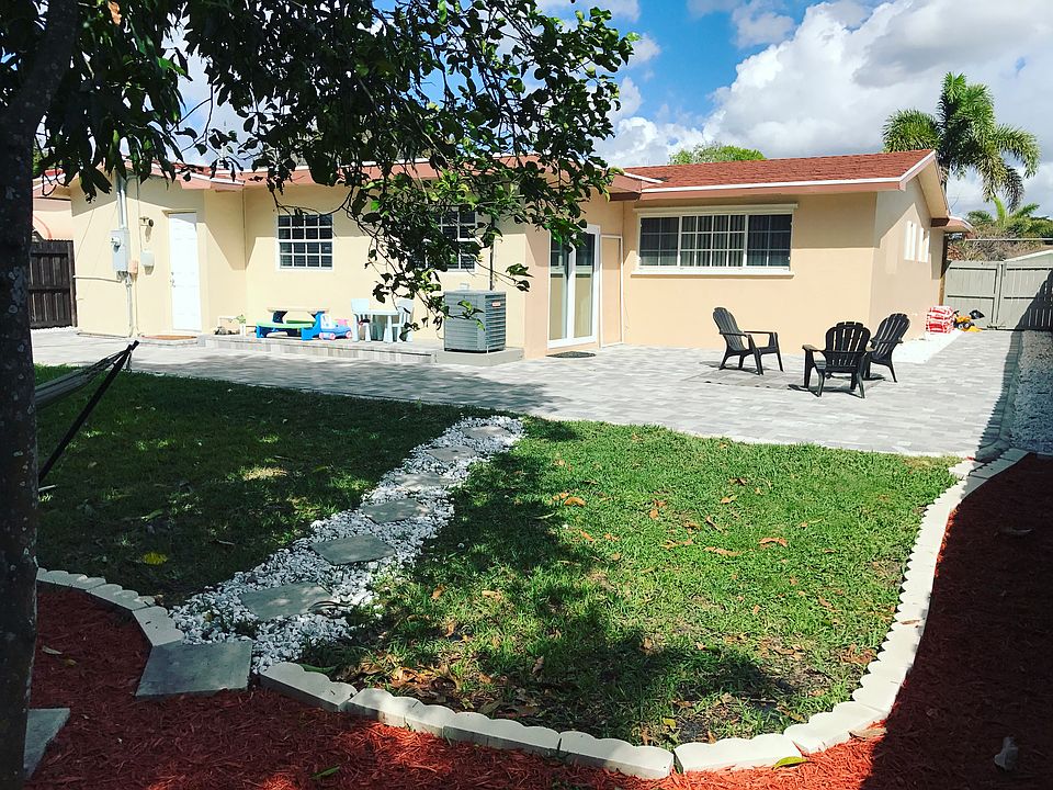 Beautiful extra large yard 