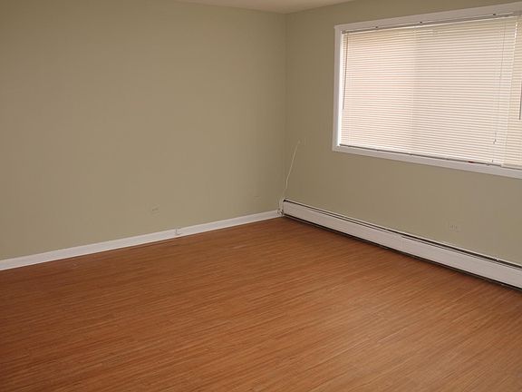 5th image of 133 Rockford Ave APT 1