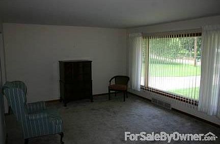 4th image of 1104 Wilbur Ave