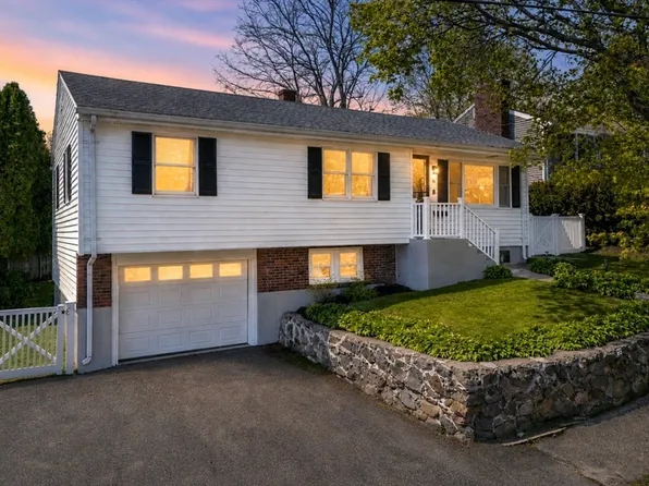 6 Glen Rd, Peabody, MA 01960