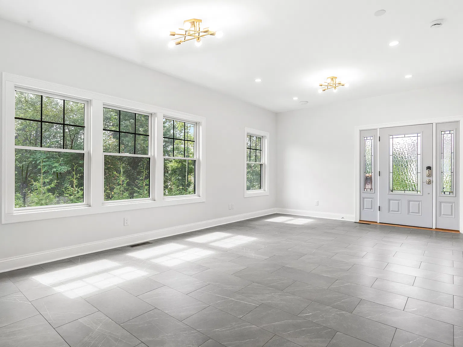 3 bed, 3.5 bath, 2550 sqft, $7,200 — Photo 4