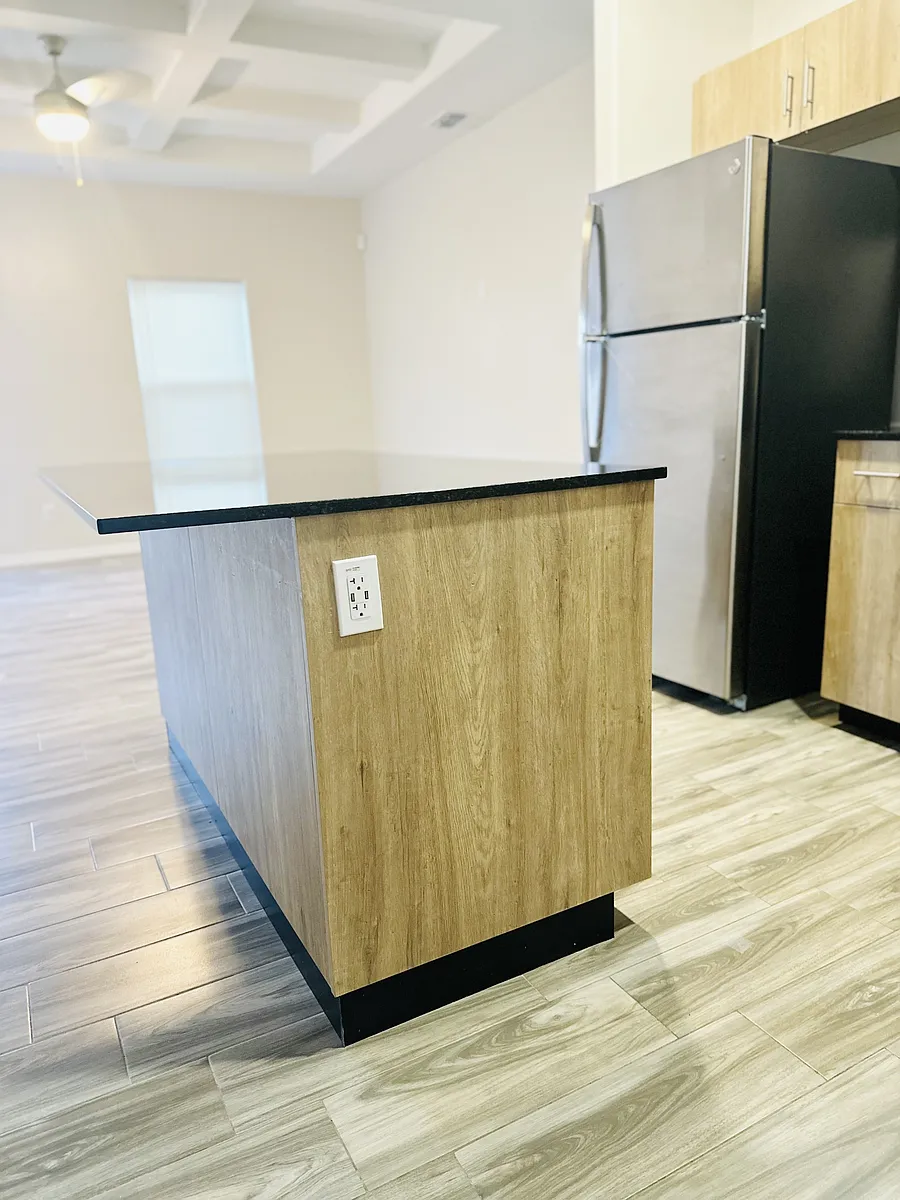 Building Photo - 5200 N Dahlia St #2