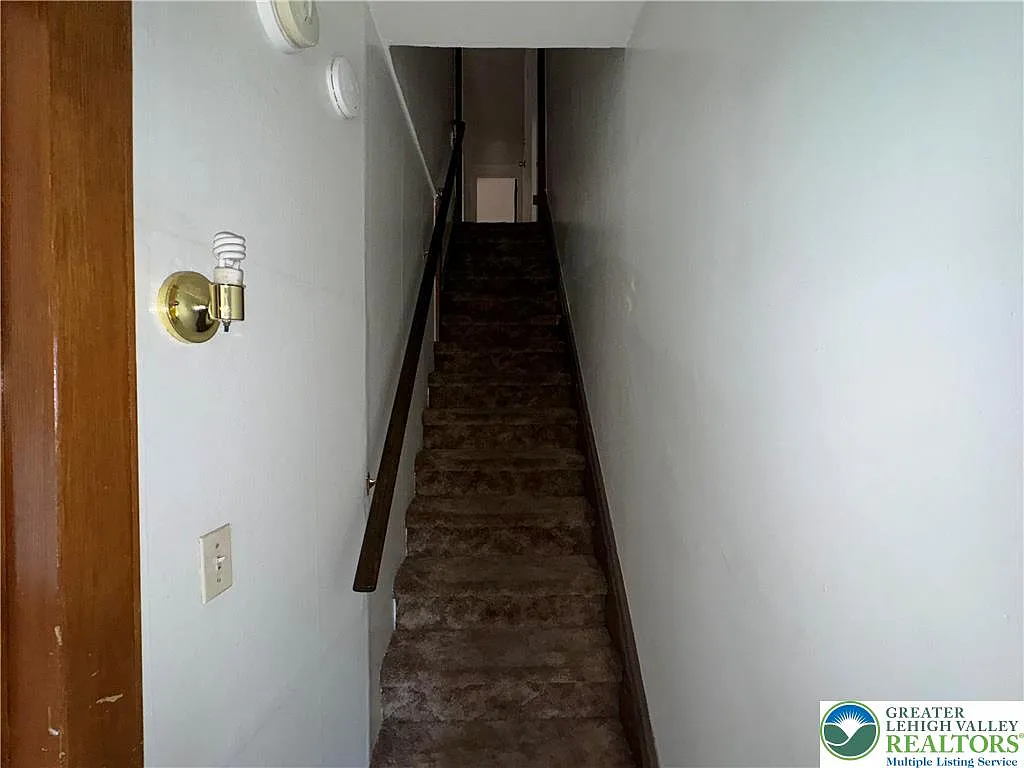 1 bed, 1.0 bath, 610 sqft, $1,250 — Photo 2