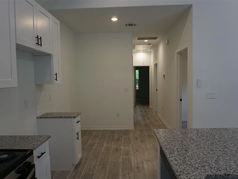 11847 Nelwood St — Photo 5