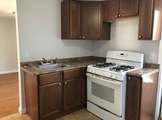 287 School St APT 5, Webster, MA 01570