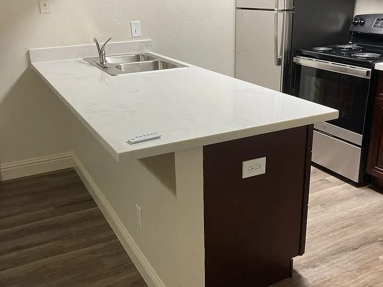 Yosemite Avenue Apartments — Photo 4