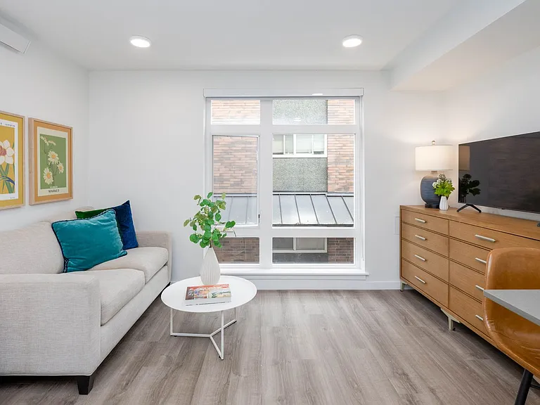 Plaid Apartments — Photo 2