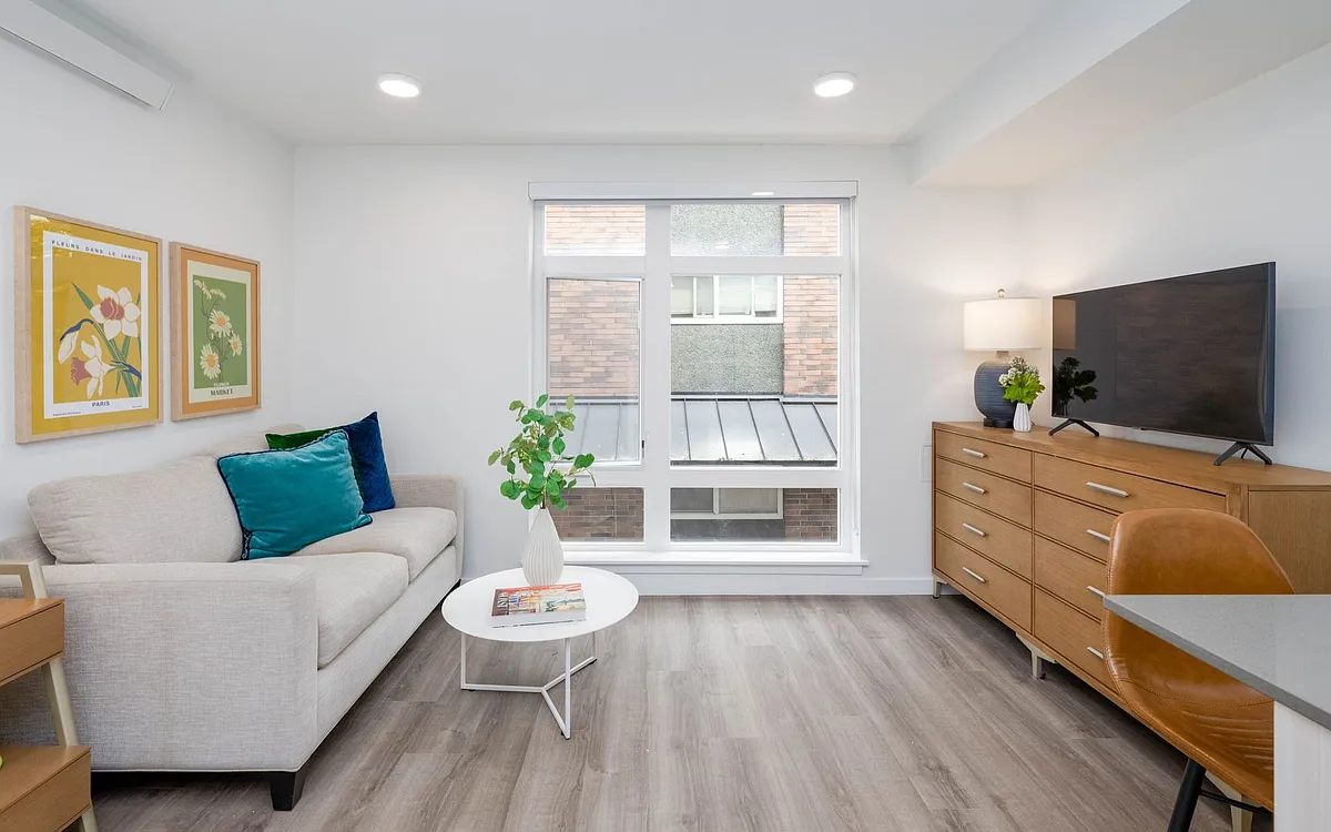 Building Photo - Plaid Apartments