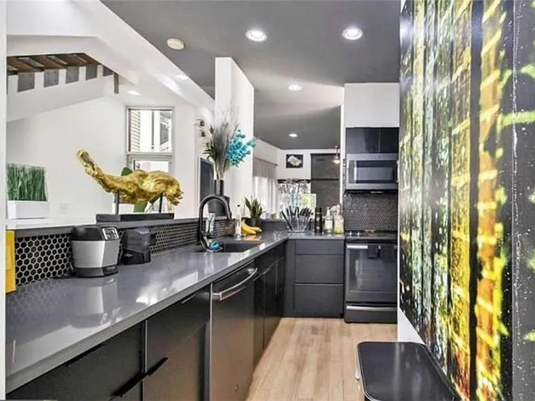 752 Moreland Ave #9 — Photo 3