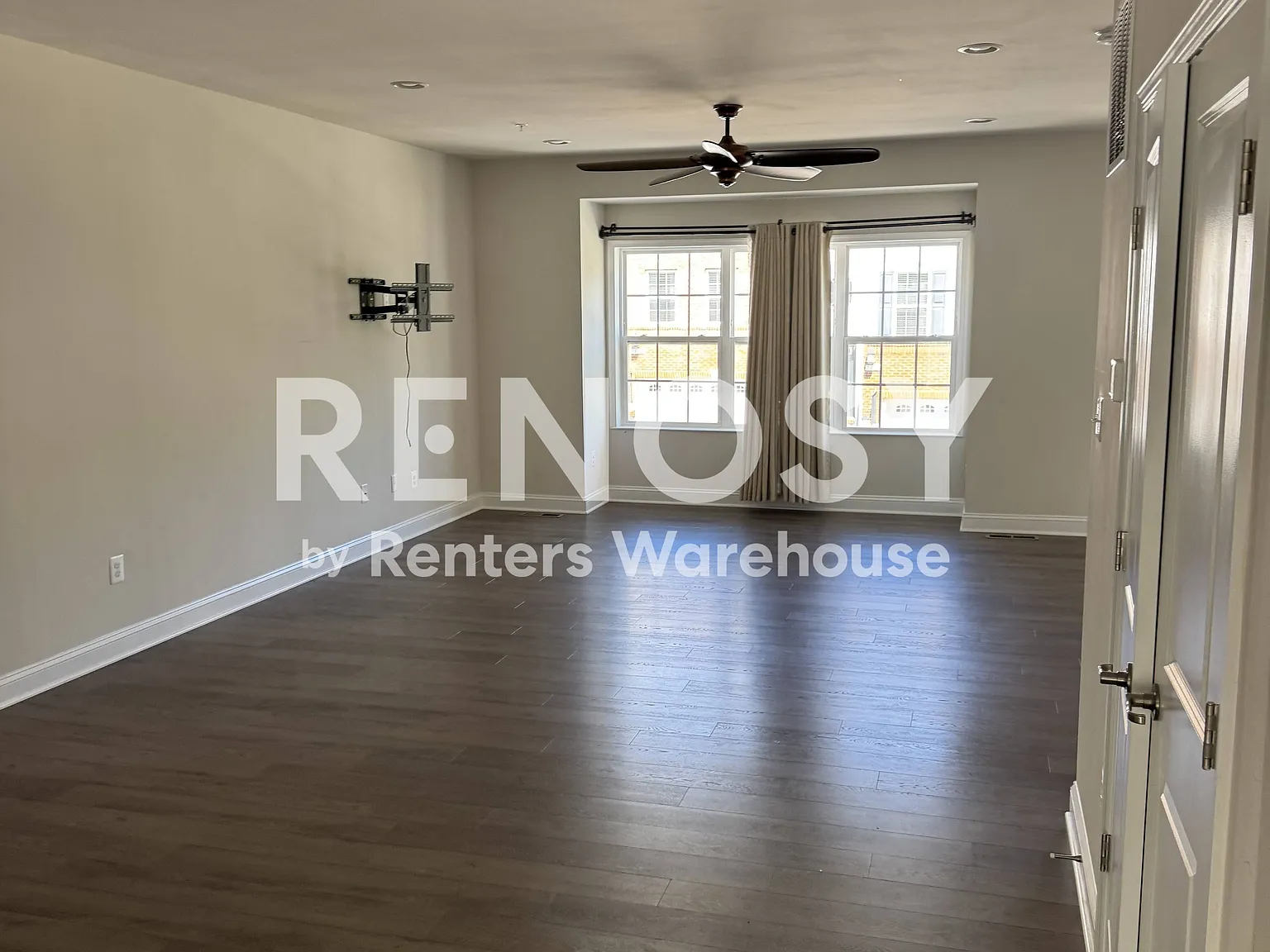 Available September 1 - Summerfield Village - 4 Level Th - 3 Br - 3 Full Bath - 3 - 1/2 Baths — Photo 3