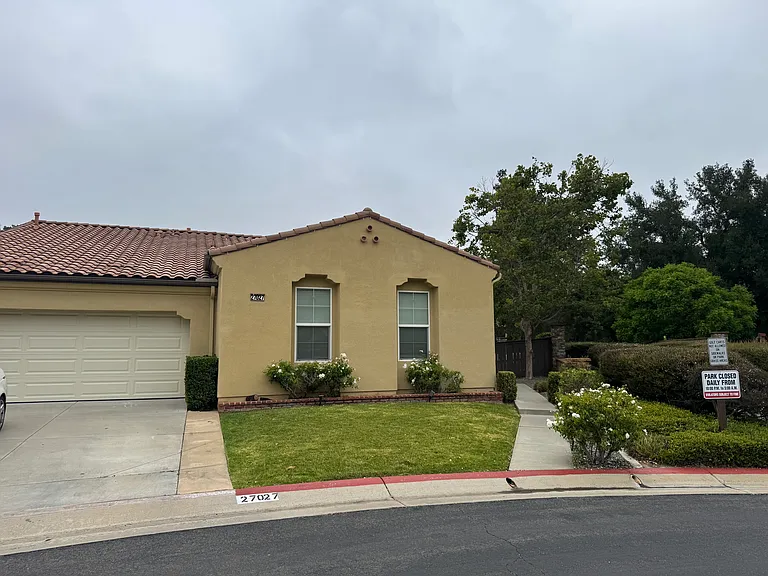 27027 Sunningdale Way — Photo 2