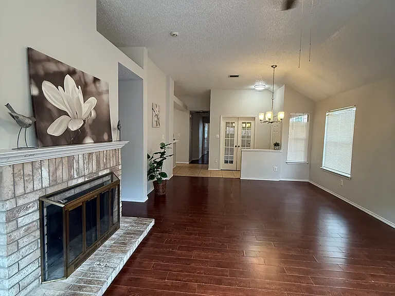 6912 Hickory Crk — Photo 6