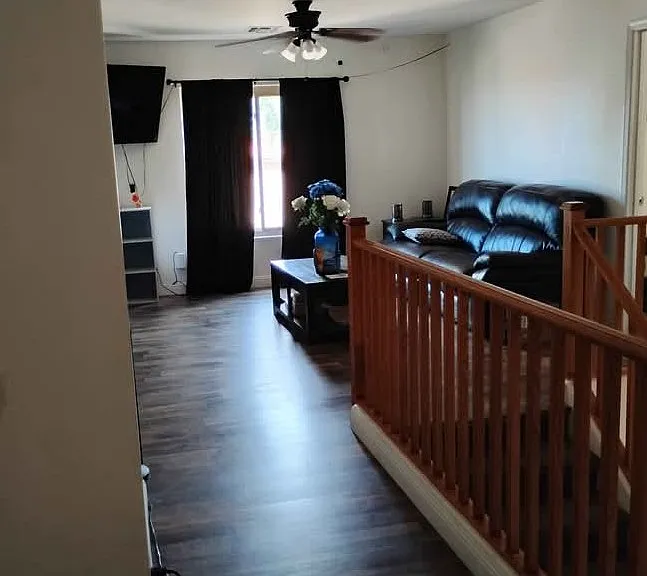 932 W Elizabeth Way — Photo 7