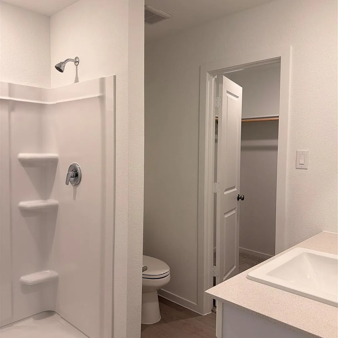 4 bed, 2.0 bath, 1607 sqft, $1,850 — Photo 4