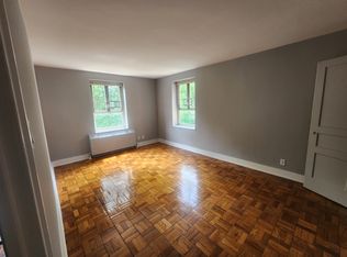 194-10A 64th Cir #B-3, Fresh Meadows, NY 11365