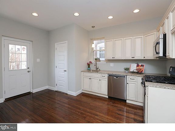 4th image of 232 E Fornance St