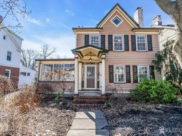 65 Green St, Woodbridge, NJ 07095