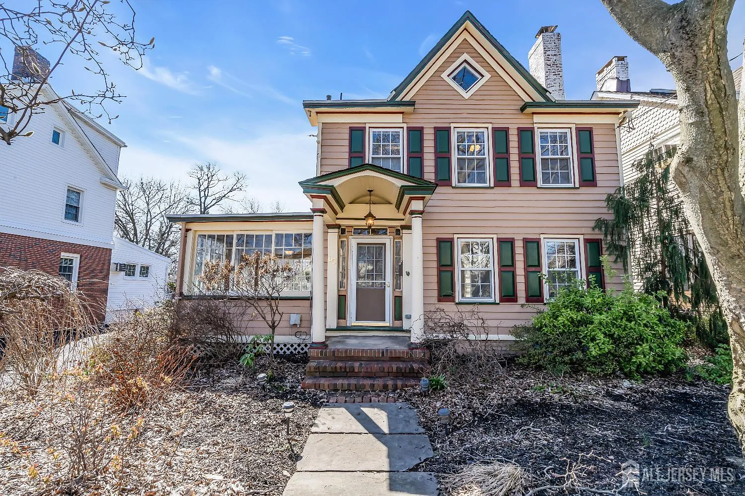 65 Green St photo 1