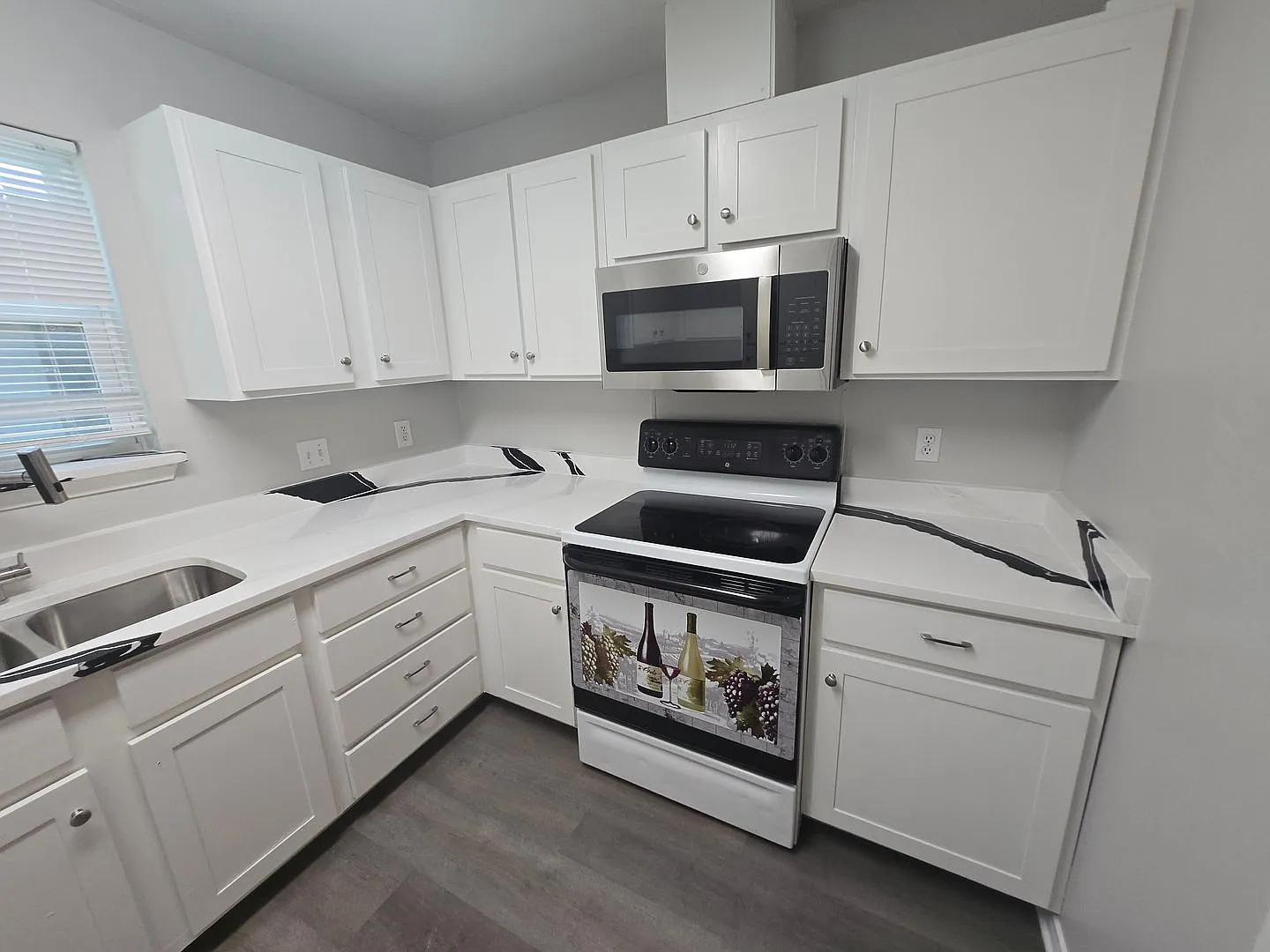 3221 Dreeben Unit 101 — Photo 2