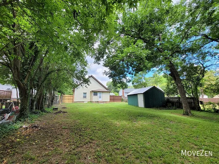 226 Cummings St — Photo 23