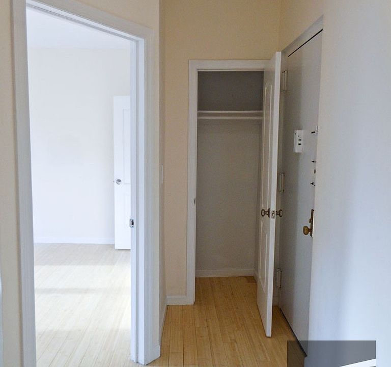 2nd image of 921 Washington Ave #54