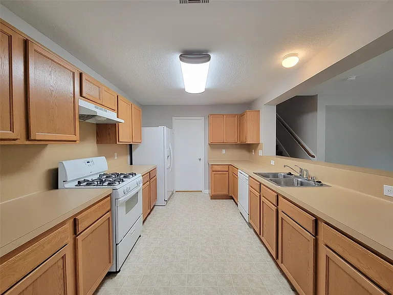 20759 Cypress Crescent Ln — Photo 10