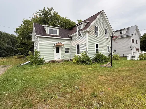 19 Depot Street, Mattawamkeag, ME 04459